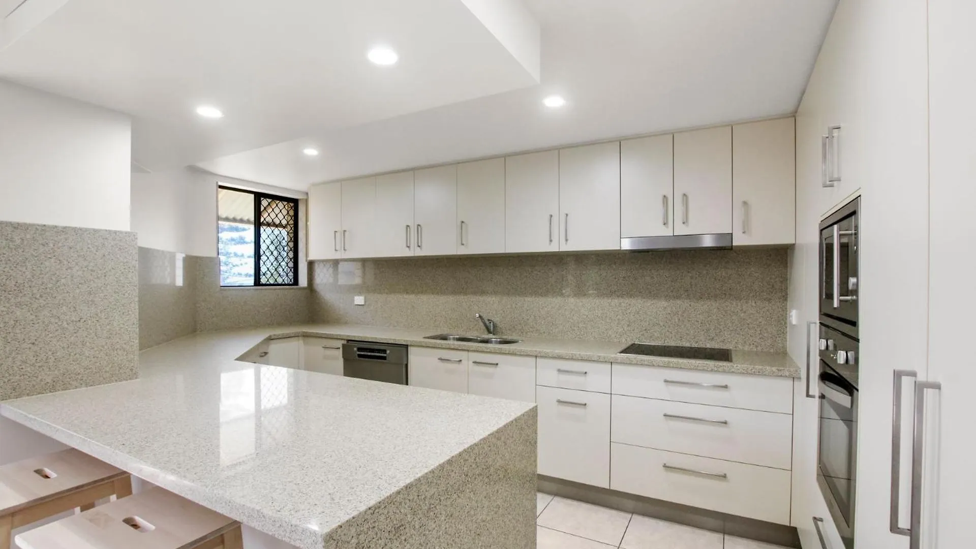 Apartment Seapines, Unit 4, 30 Victoria Tce, Kings Beach Caloundra